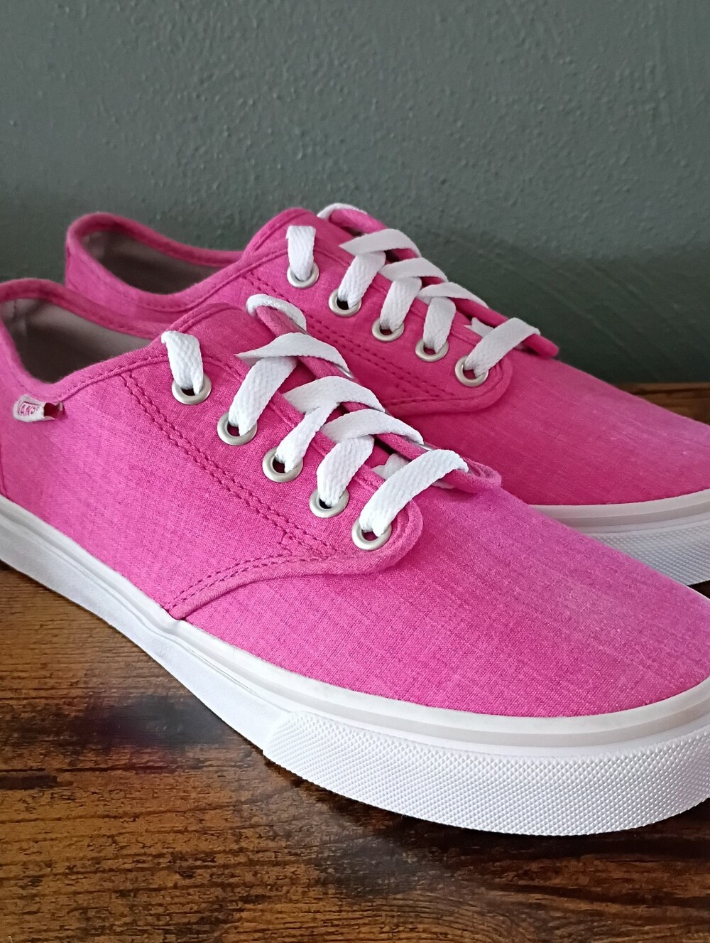 Vans Camden Stripe Low Top Skate Sneakers Womens 7 Pink/White Lace Up Shoes